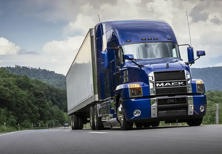 Venta de tractocamiones Mack Trucks para transporte de carga pesada en el Estado de México.