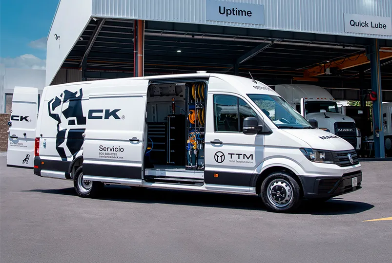 Unidad de taller móvil Mack totalmente equipada con herramientas y refacciones.
